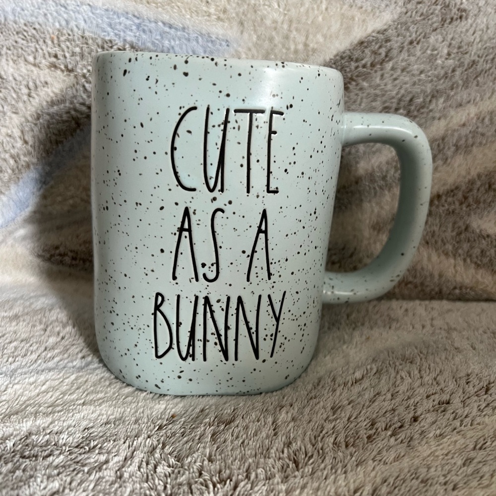 ‼️SOLD‼️Rae Dunn Easter mug 🐣💕